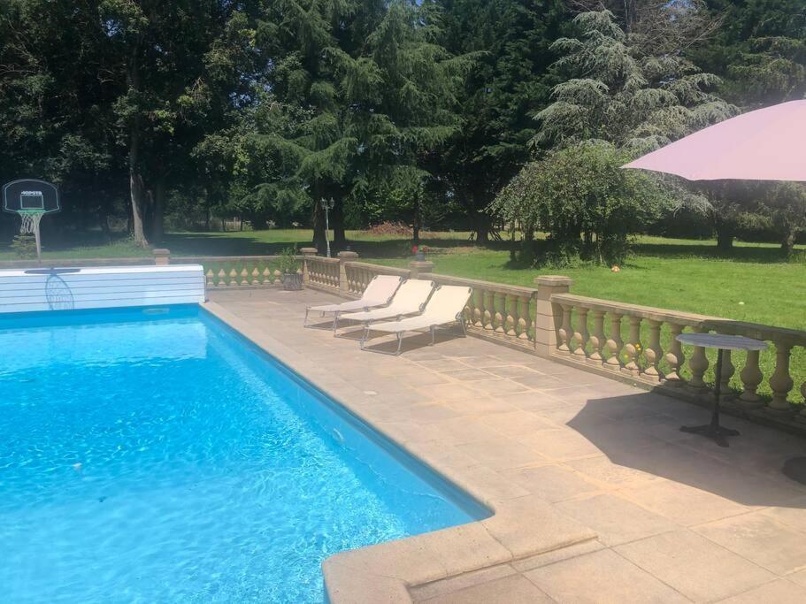 Le Cabaret Paisible Avec Piscine Villa Montierchaume Ngoại thất bức ảnh